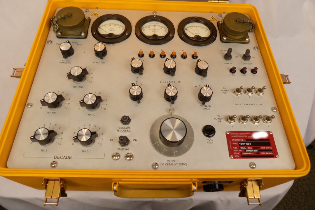 Universal test kit interior close up2